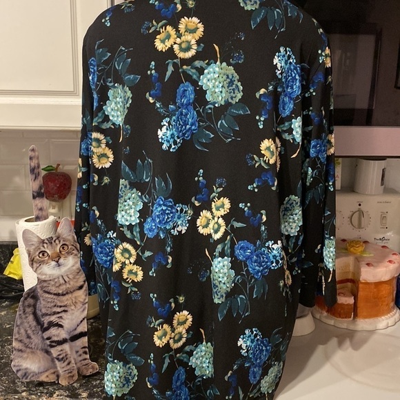 Z womens Emaline floral stretch 3/4 sleeve casual plus size top size 2X - Picture 2 of 3